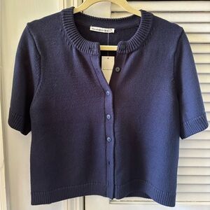 Abercrombie short sleeve cardigan Crewneck sweater. NWT. Navy Blue. Size M.
